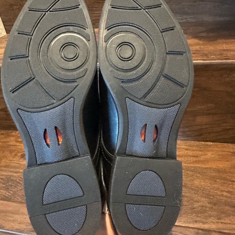 NEW Van Heusen Black Oxford Dress Shoes - Picture 6 of 6